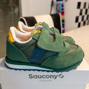 BNWB SAUCONY VELCRO TENNIS SHOES